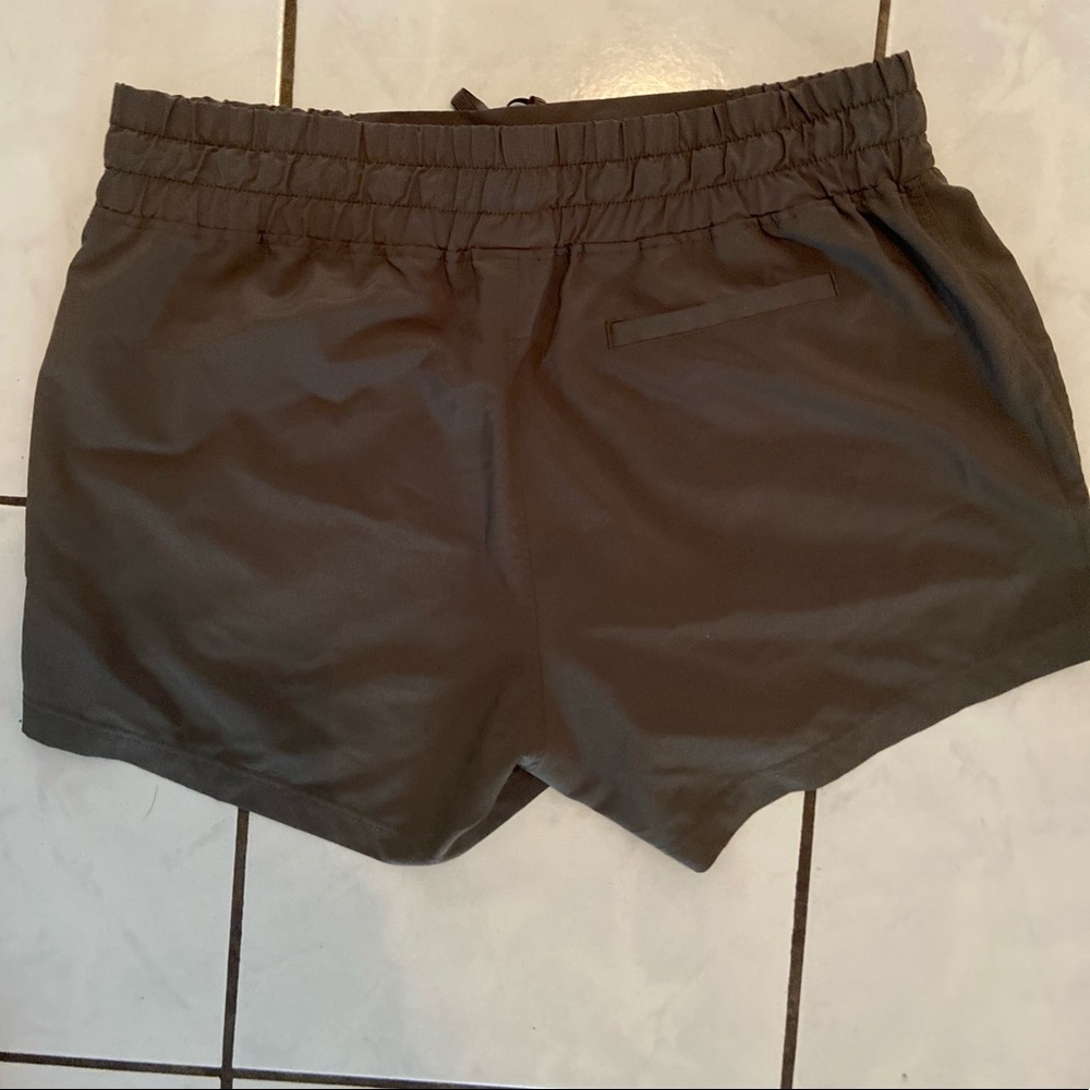Multiple shorts green , gray and blue - Picture 2 of 4